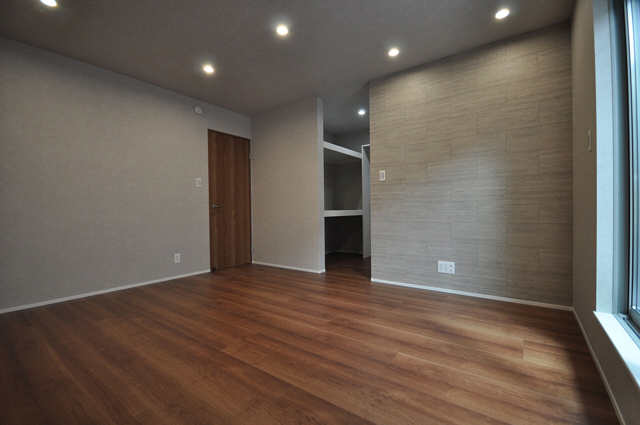 伊東工務店 【2000万円台/二世帯/駐車場2台/3.0間間口】一緒に暮らす家族のプライバシーも考えた3階建て風の家の建築実例画像4