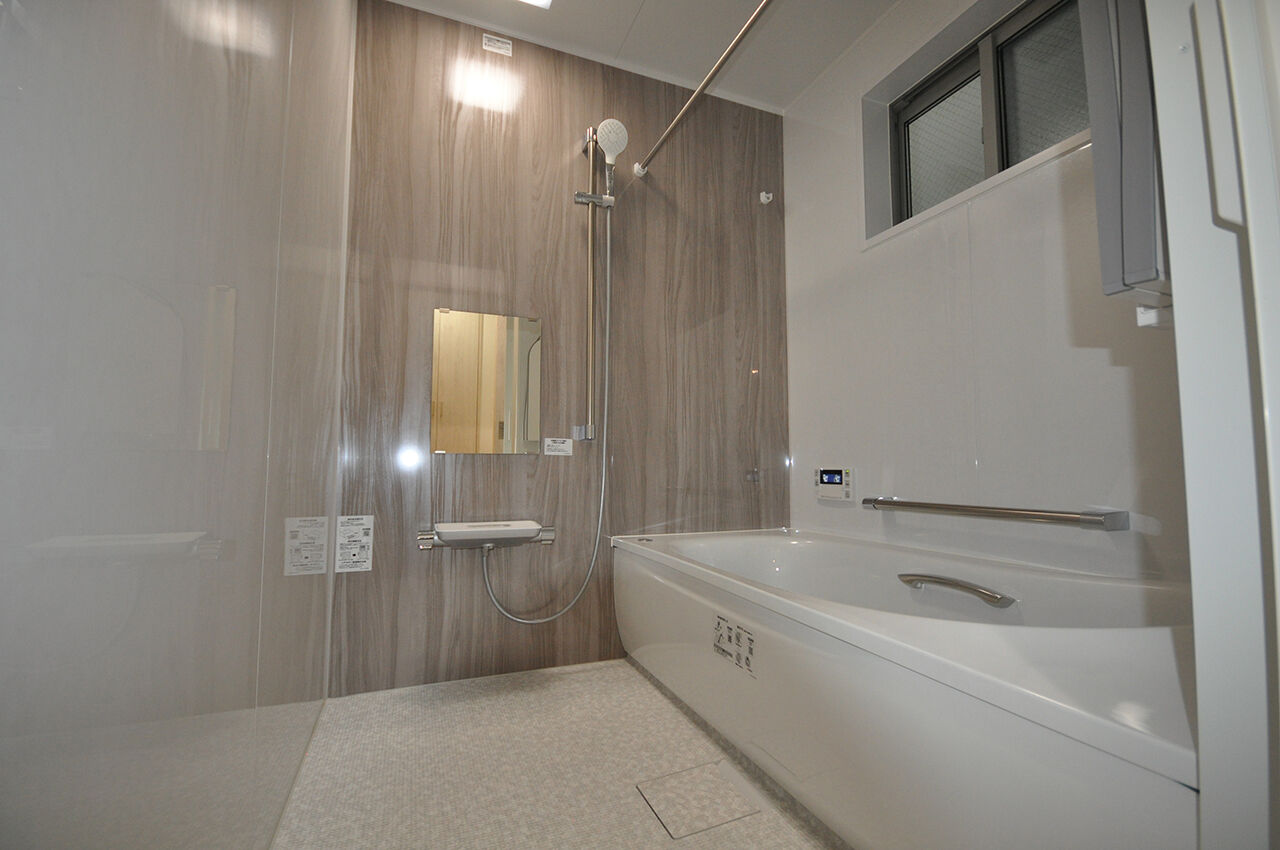 伊東工務店 【2000万円台/二世帯/駐車場2台/3.0間間口】一緒に暮らす家族のプライバシーも考えた3階建て風の家の建築実例画像6