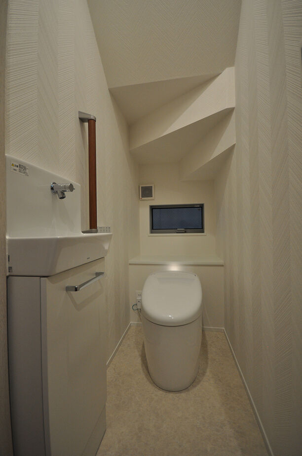 伊東工務店 【2000万円台/二世帯/駐車場2台/3.0間間口】一緒に暮らす家族のプライバシーも考えた3階建て風の家の建築実例画像7