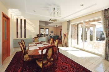 野口建設 【間取り図あり】四季を感じられる壮麗な平屋の佇まいの建築実例画像2