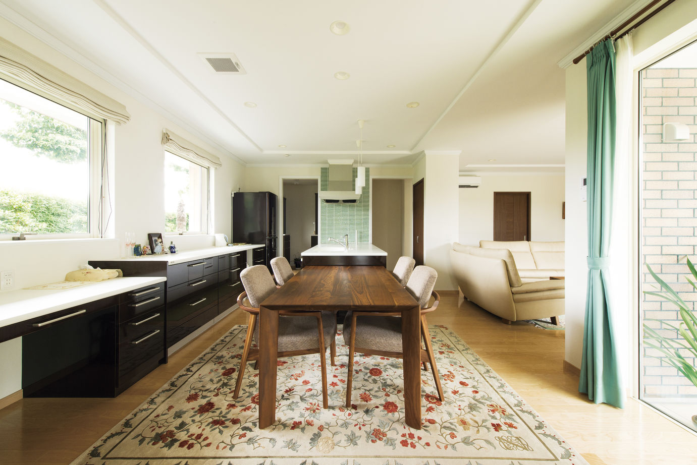 野口建設 【間取り図あり】「隠れ家のような平屋で実現する、庭を楽しみ四季を感じる豊かな暮らしの建築実例画像2