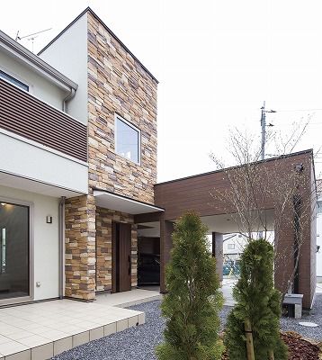 野口建設 【間取り図あり】吹き抜けを見下ろせる大空間が家族を繋ぎ、毎日の暮らしや心にゆとりをもたらす住まいの建築実例画像3