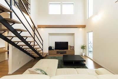 野口建設 【間取り図あり】吹き抜けを見下ろせる大空間が家族を繋ぎ、毎日の暮らしや心にゆとりをもたらす住まいの建築実例画像4