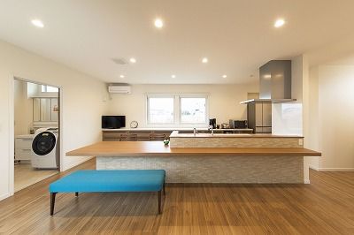 野口建設 【間取り図あり】吹き抜けを見下ろせる大空間が家族を繋ぎ、毎日の暮らしや心にゆとりをもたらす住まいの建築実例画像5