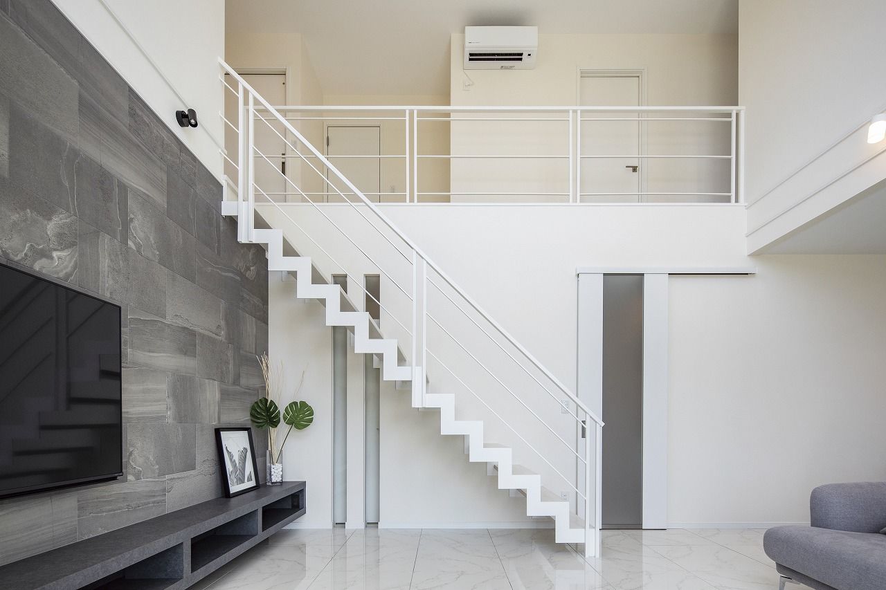 野口建設 青空に映えるスクエアの白い家。洋画に出てきそうなデザインの開放感溢れるオシャレな空間の建築実例画像6