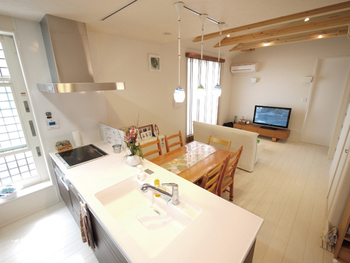 【SUUMO】 【2000~2500万円 / 店舗併用】美容院兼用住宅で憧れだったハワイアンな暮らしを実現 - ユーロプランニング の建築実例 ...