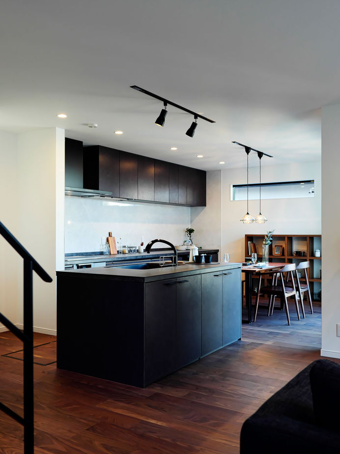 ユーロプランニング 【2000万円台/大阪府/間取り有】スタイリッシュな外観の内側は、光溢れる住み心地のいい5LDKの建築実例画像3