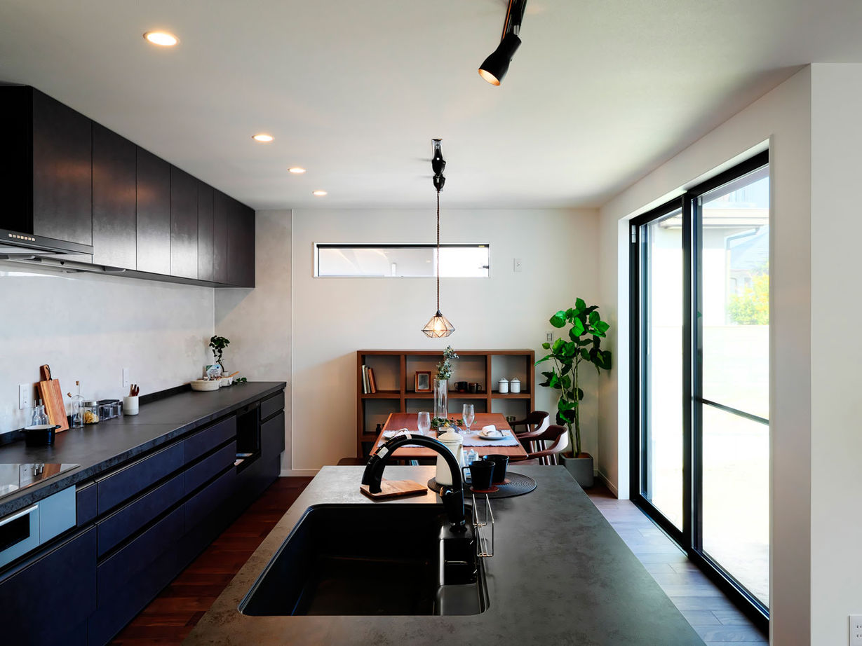 ユーロプランニング 【2000万円台/大阪府/間取り有】スタイリッシュな外観の内側は、光溢れる住み心地のいい5LDKの建築実例画像4