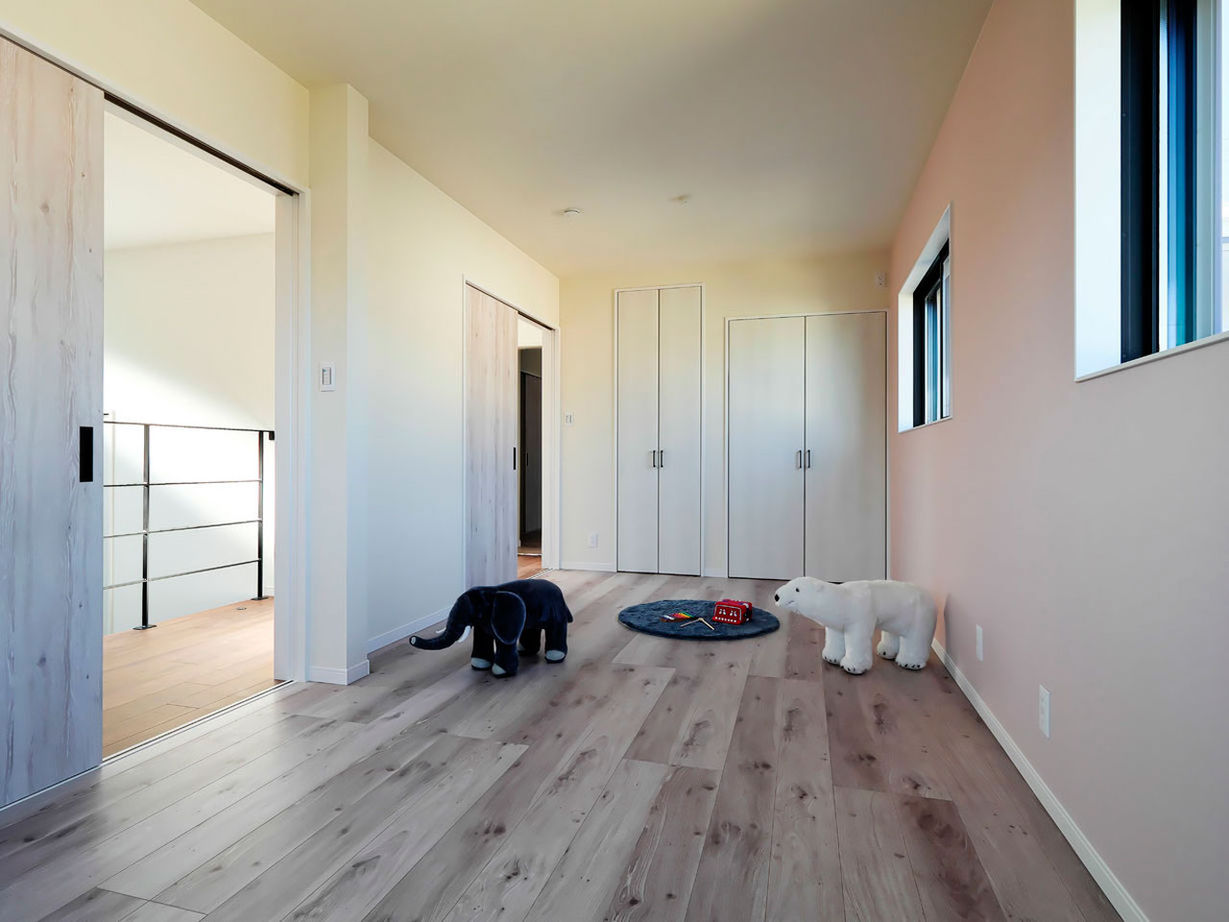 ユーロプランニング 【2000万円台/大阪府/間取り有】スタイリッシュな外観の内側は、光溢れる住み心地のいい5LDKの建築実例画像9