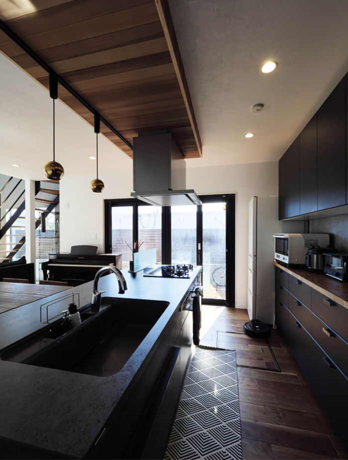 ユーロプランニング 【2000～2500万円/間取り有】最初の一歩で広がる吹抜大空間 惜しみない開放感を愉しむ邸の建築実例画像3