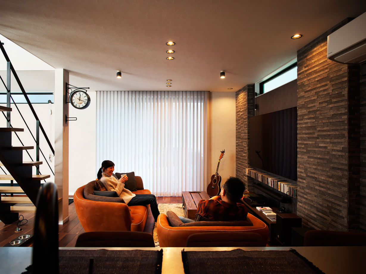 ユーロプランニング 【1000万円台/大阪府/茨木市/間取り有】壮大な吹抜が開放感を運ぶ、好きをつめこんだリビング土間の家の建築実例画像4