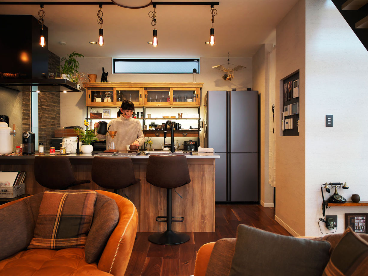 ユーロプランニング 【1000万円台/大阪府/茨木市/間取り有】壮大な吹抜が開放感を運ぶ、好きをつめこんだリビング土間の家の建築実例画像8