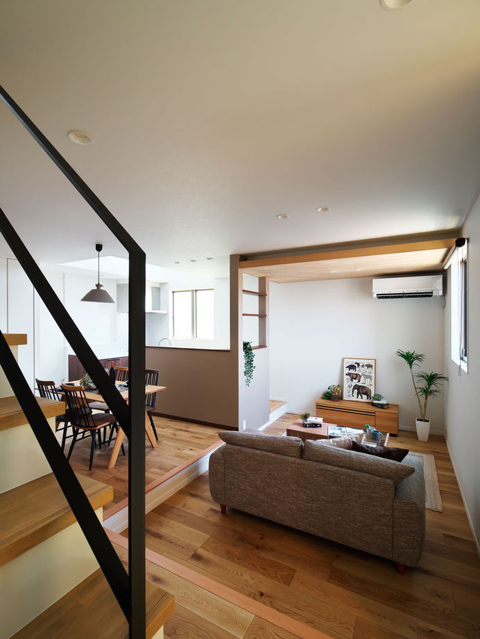 ユーロプランニング 【大阪府/ダウンリビング】個性的なLDKのゾーニング、家事効率の良さと屋上庭園が叶える心地よい暮らしの建築実例画像2