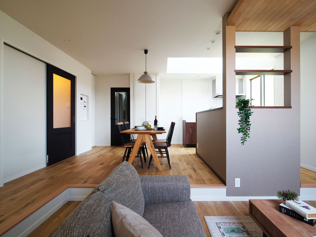 ユーロプランニング 【大阪府/ダウンリビング】個性的なLDKのゾーニング、家事効率の良さと屋上庭園が叶える心地よい暮らしの建築実例画像3