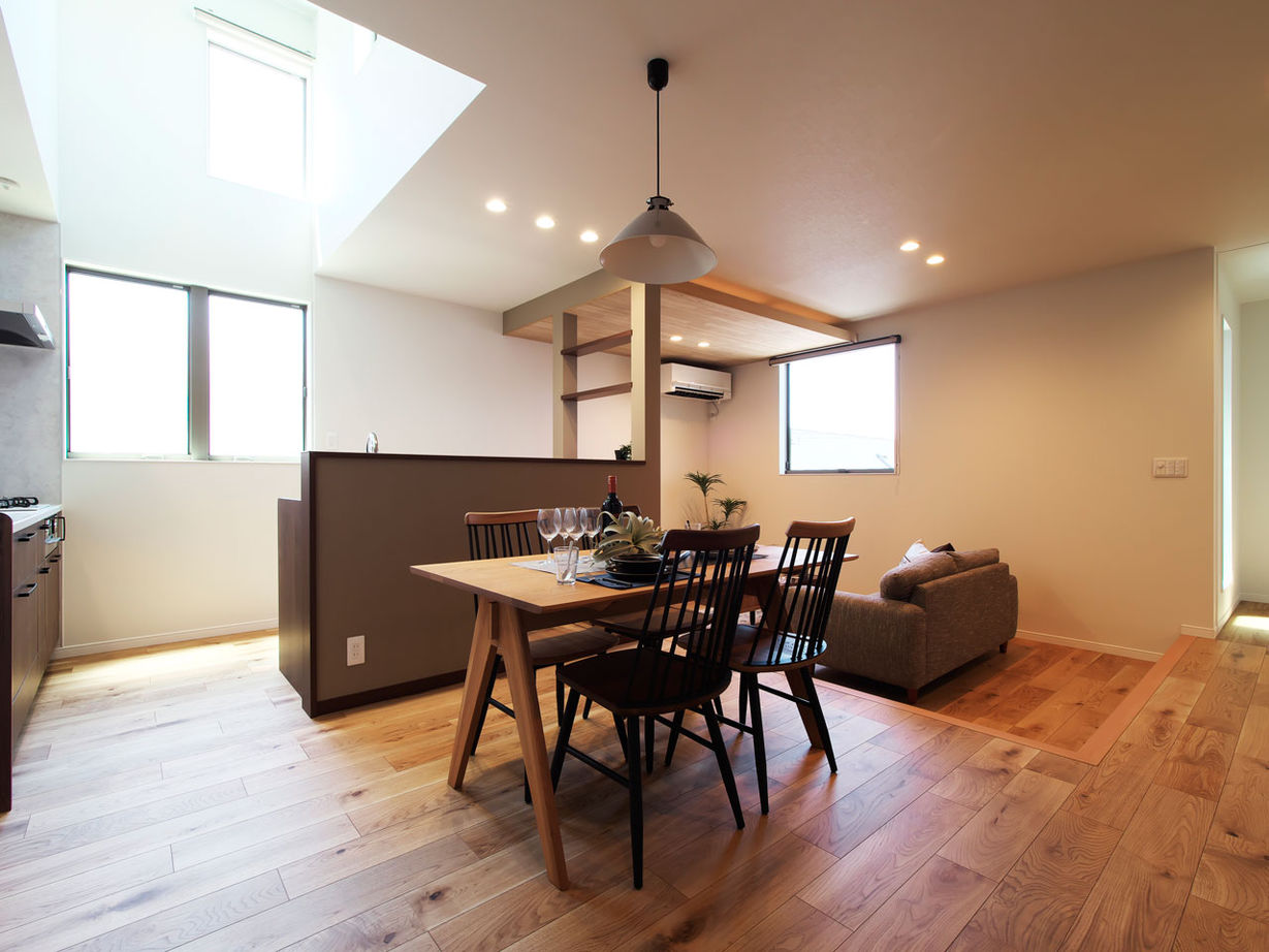 ユーロプランニング 【大阪府/ダウンリビング】個性的なLDKのゾーニング、家事効率の良さと屋上庭園が叶える心地よい暮らしの建築実例画像4