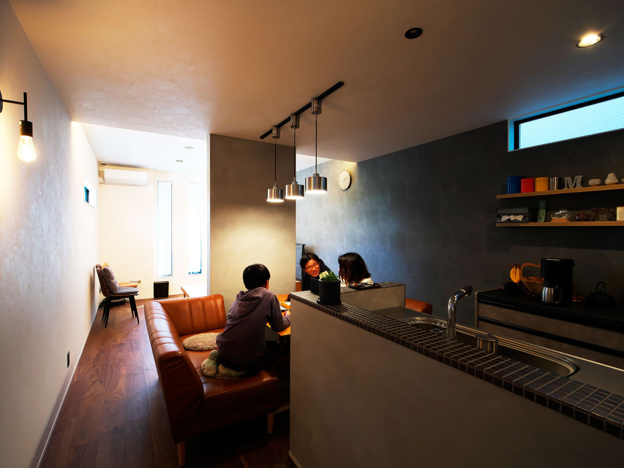 ユーロプランニング 【2000万円台/大阪府/茨木市/間取り有/狭小3階】間口が狭い敷地を活かした『賢くかっこいい』おしゃれな家の建築実例画像1