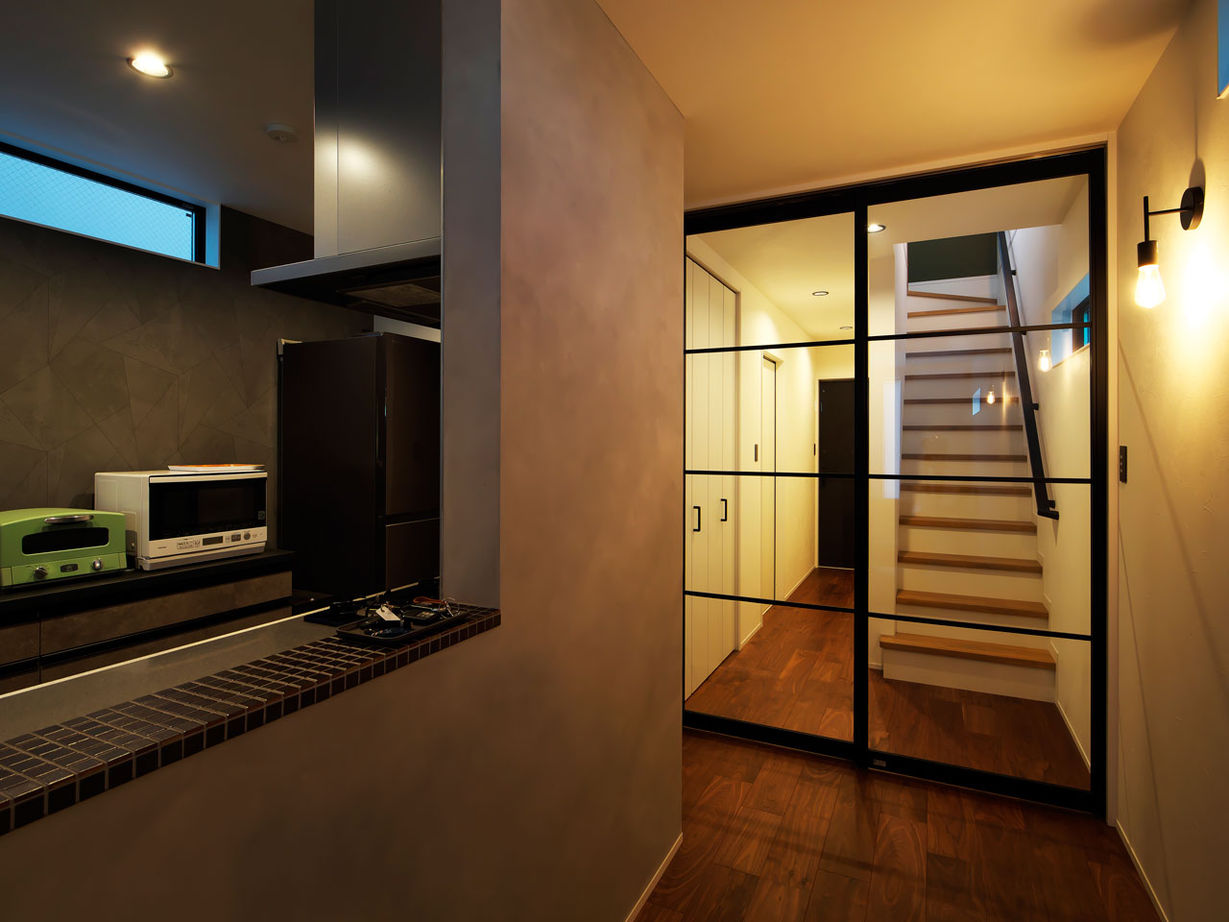 ユーロプランニング 【2000万円台/大阪府/茨木市/間取り有/狭小3階】間口が狭い敷地を活かした『賢くかっこいい』おしゃれな家の建築実例画像4