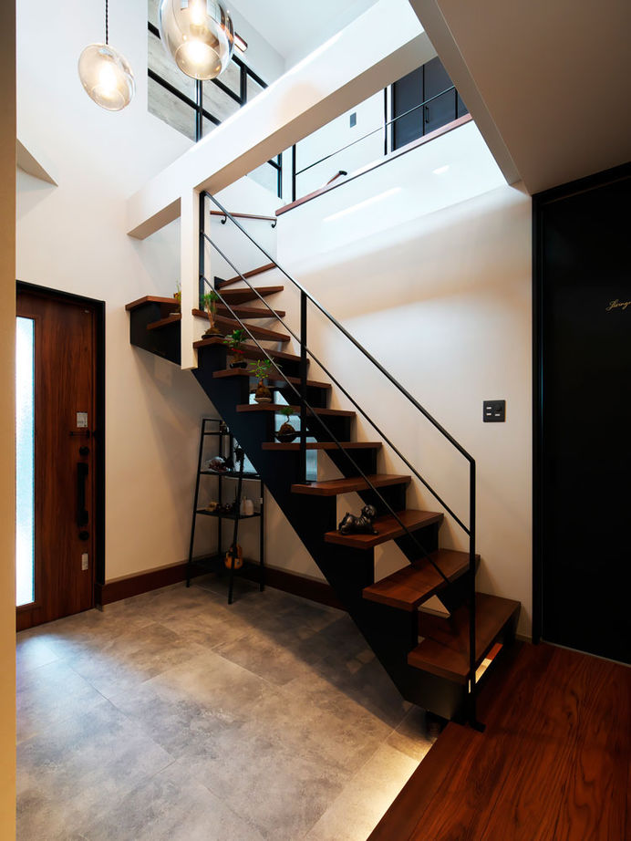 ユーロプランニング 【3000万円台/大阪府/間取り有】リビングや玄関に吹抜を配したホテルライクな空間！仕事場も兼ねた５LDKの建築実例画像9