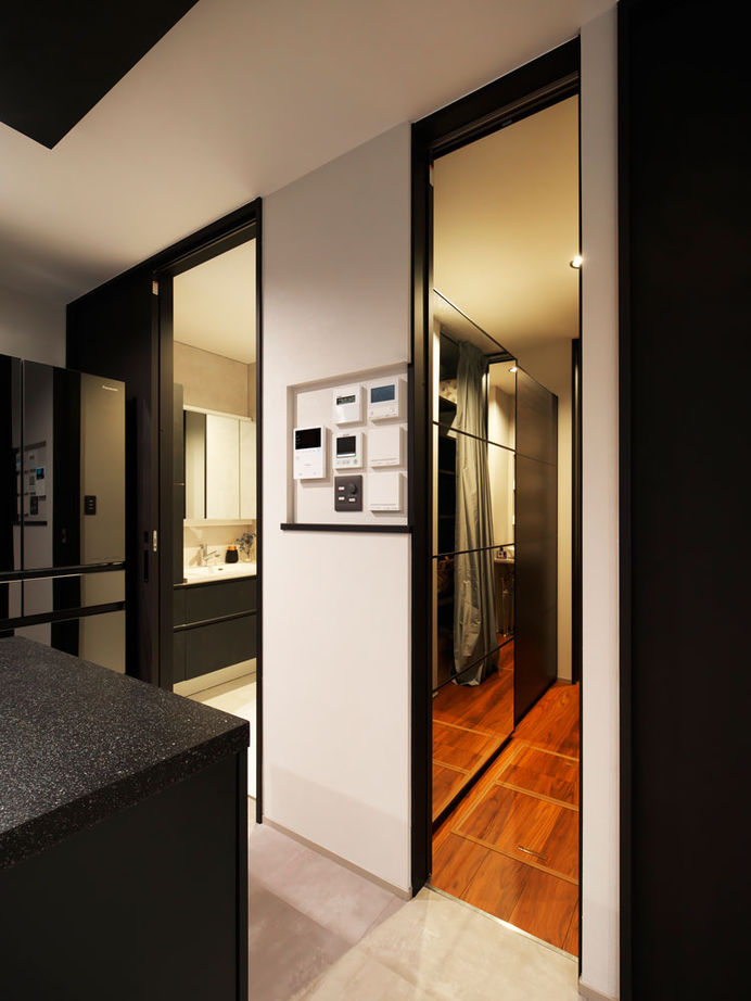 ユーロプランニング 【3000万円台/大阪府/間取り有】リビングや玄関に吹抜を配したホテルライクな空間！仕事場も兼ねた５LDKの建築実例画像13