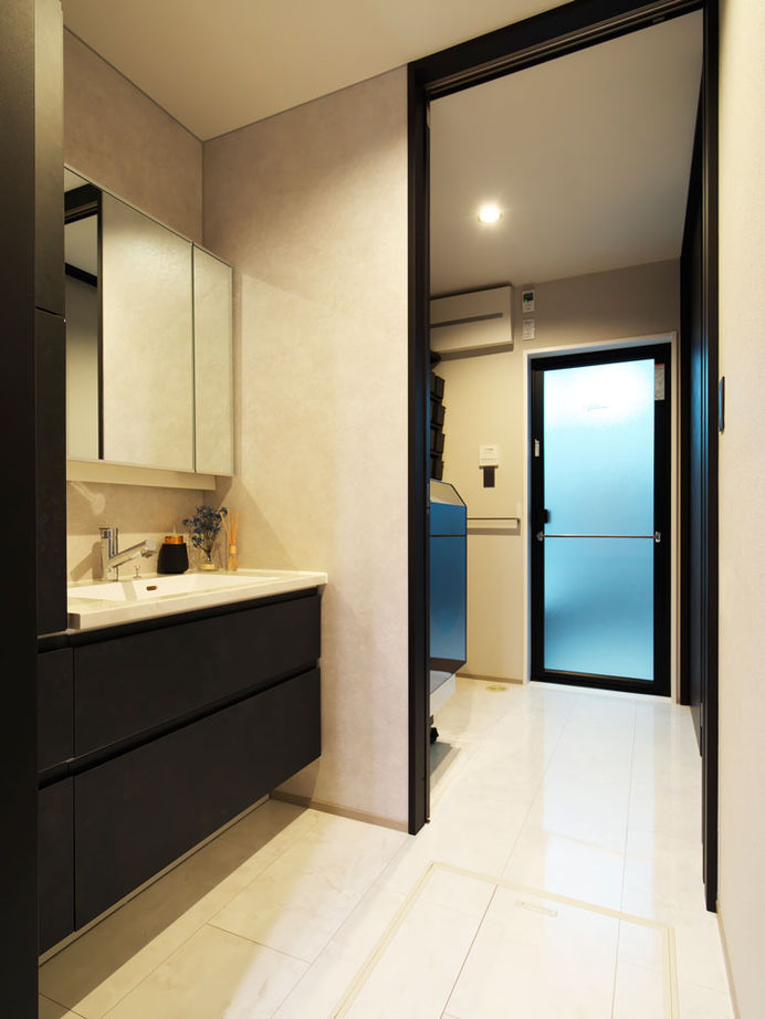 ユーロプランニング 【3000万円台/大阪府/間取り有】リビングや玄関に吹抜を配したホテルライクな空間！仕事場も兼ねた５LDKの建築実例画像14