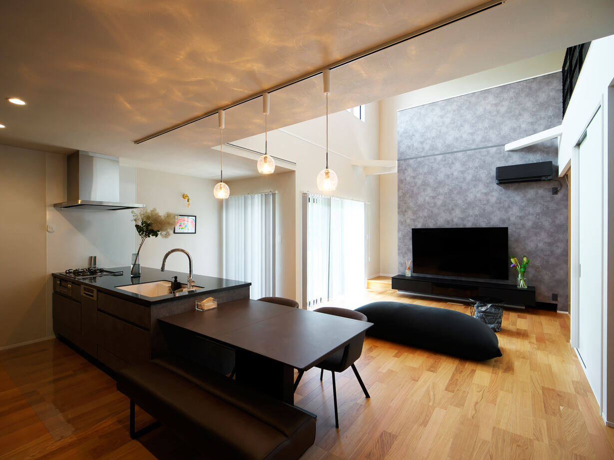 ユーロプランニング 【ウッドデッキ&広い庭】リビングもキッチンもお庭まで！開放感の中で家族がつながる邸の建築実例画像2