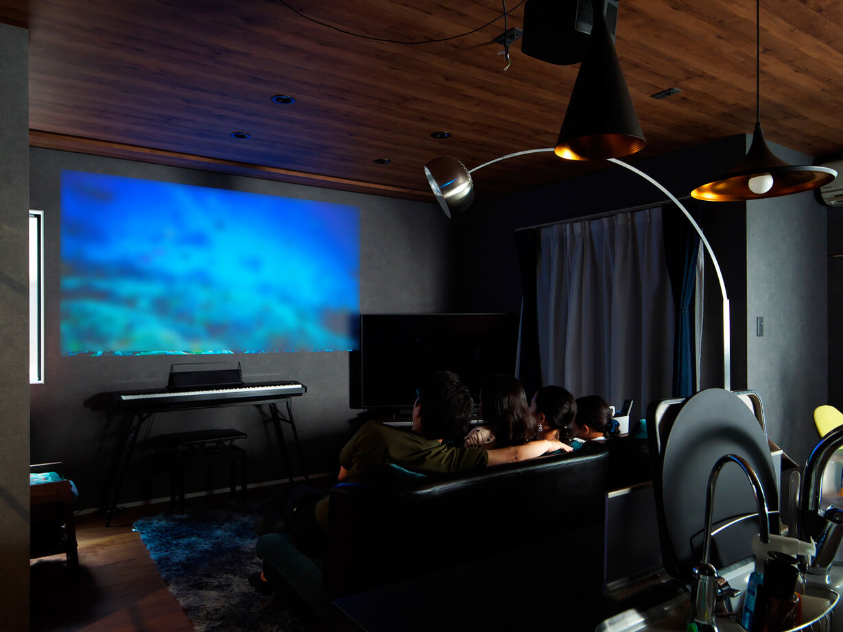 ユーロプランニング オンリーワンのデザインやカラーにこだわり、好きに囲まれて暮らす！おしゃれでモダンな漆黒の家の建築実例画像4