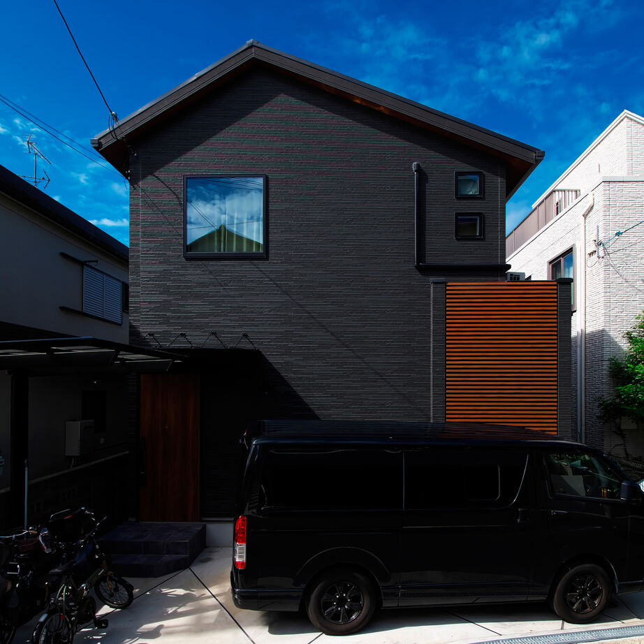 ユーロプランニング オンリーワンのデザインやカラーにこだわり、好きに囲まれて暮らす！おしゃれでモダンな漆黒の家の建築実例画像10