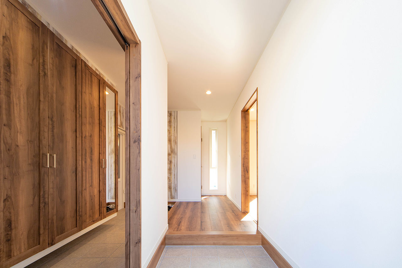 モアナビルダーズ　～ガレージハウス、サーファーズハウス～ 【3人家族/4LDK/間取り図有】約18畳のインナーガレージは天気を気にせず遊べる大空間！の建築実例画像6