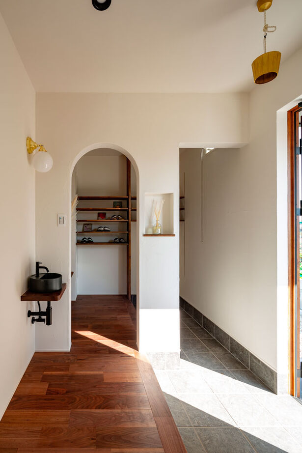 ホワイトレーベル 【2000万円台/平屋スタイルの間取り】ウォルナットを主役にし、家具やタイルを丁寧に吟味した平屋風住宅の建築実例画像4