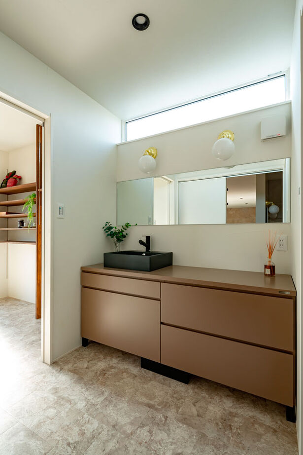 ホワイトレーベル 【2000万円台/平屋スタイルの間取り】ウォルナットを主役にし、家具やタイルを丁寧に吟味した平屋風住宅の建築実例画像5