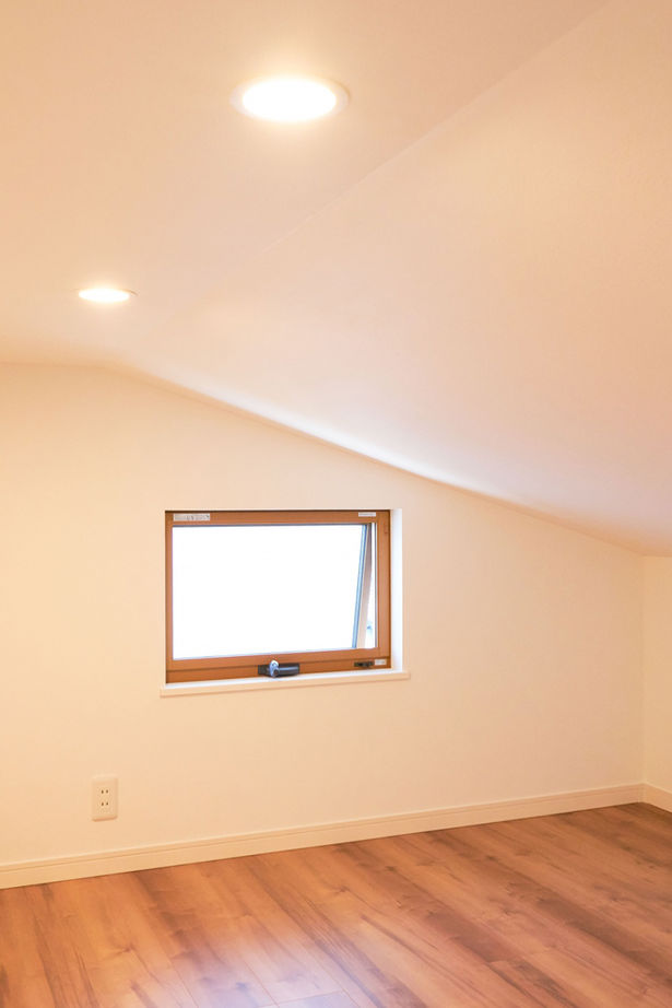 イシンホーム三郷　松井産業 【1000万円台/30坪台/太陽光発電/ZEH仕様/家事動線の工夫】ナチュラルデザインのゼロエネルギーハウスの建築実例画像9