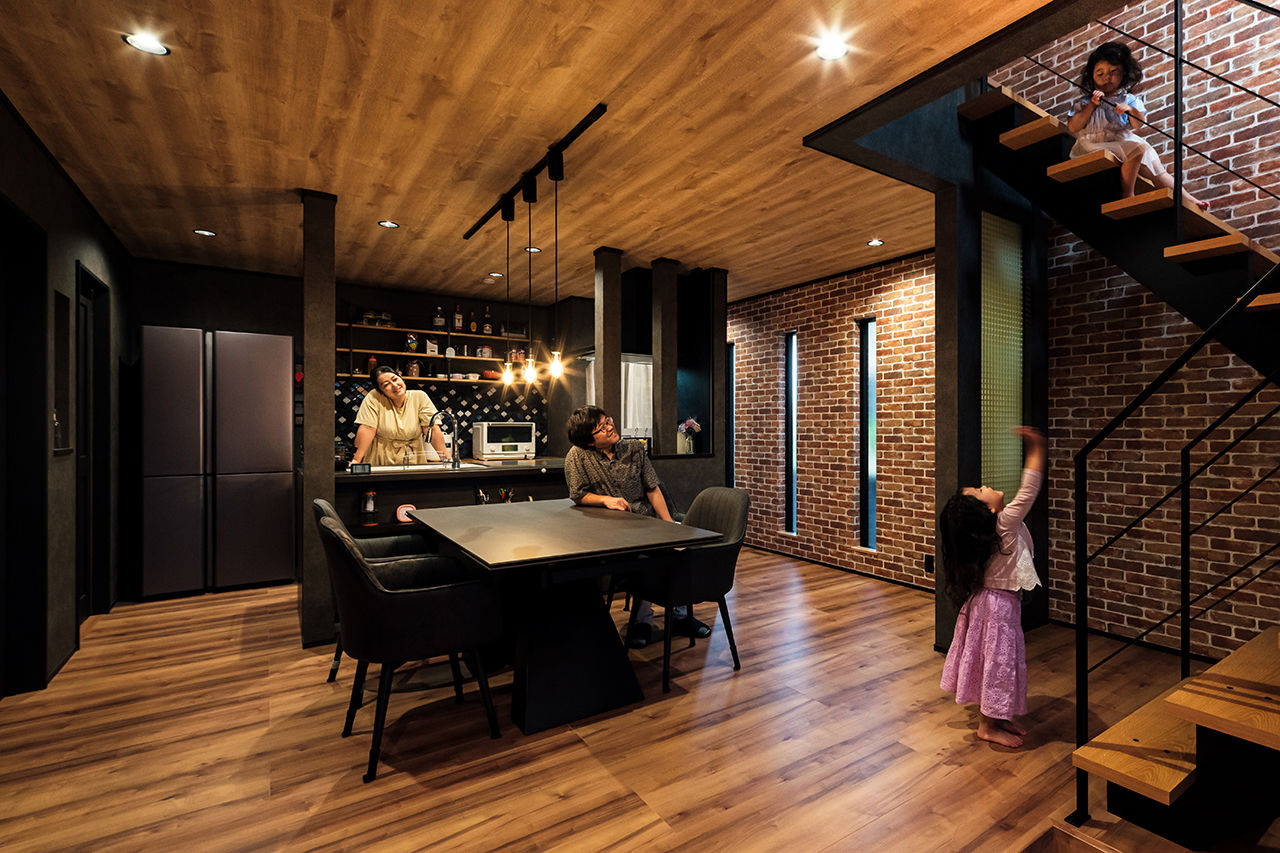 イシンホーム三郷　松井産業 【2000万円台/家事ラク動線/太陽光発電】集まる家族が、それぞれの居場所で自由に過ごせる家の建築実例画像1