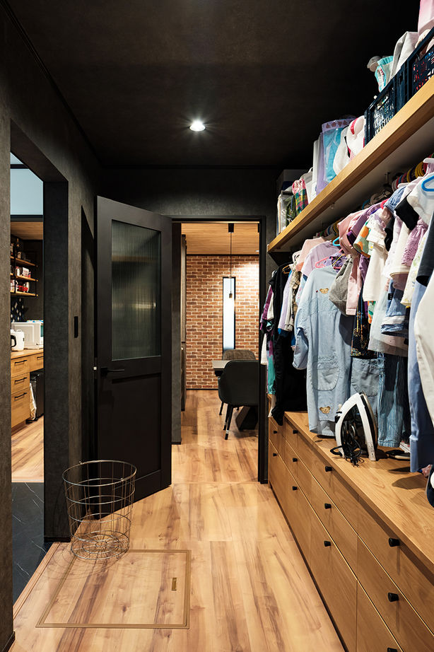 イシンホーム三郷　松井産業 【2000万円台/家事ラク動線/太陽光発電】集まる家族が、それぞれの居場所で自由に過ごせる家の建築実例画像7