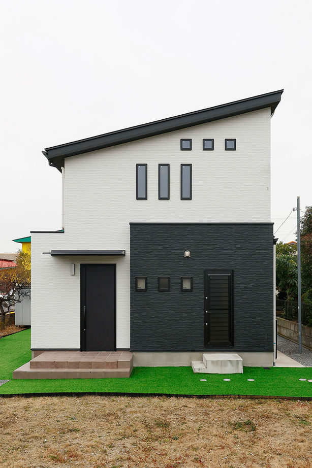 イシンホーム三郷　松井産業 【1000万円台/家事ラク動線/ZEH仕様/ロフトと書斎】毎日が楽しい！遊び心が満載の家づくりの建築実例画像2