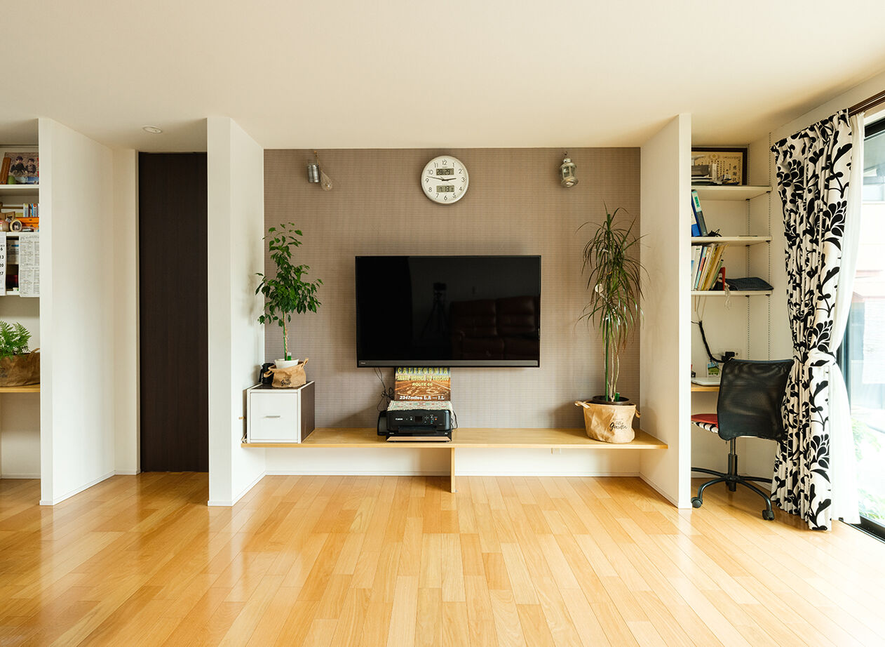 イシンホーム三郷　松井産業 【平屋/高気密・高断熱/バリアフリー】深い軒と濡れ縁のある、和モダンな平屋スタイルの建築実例画像5