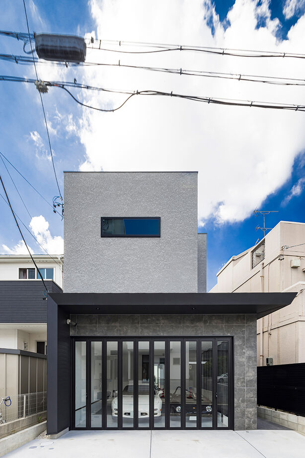 iD pluss(アイディープラス) 【3500～3999万円／ビルトインガレージ／全館空調】ホテルライクな生活＋見せるビルトインガレージの建築実例画像1