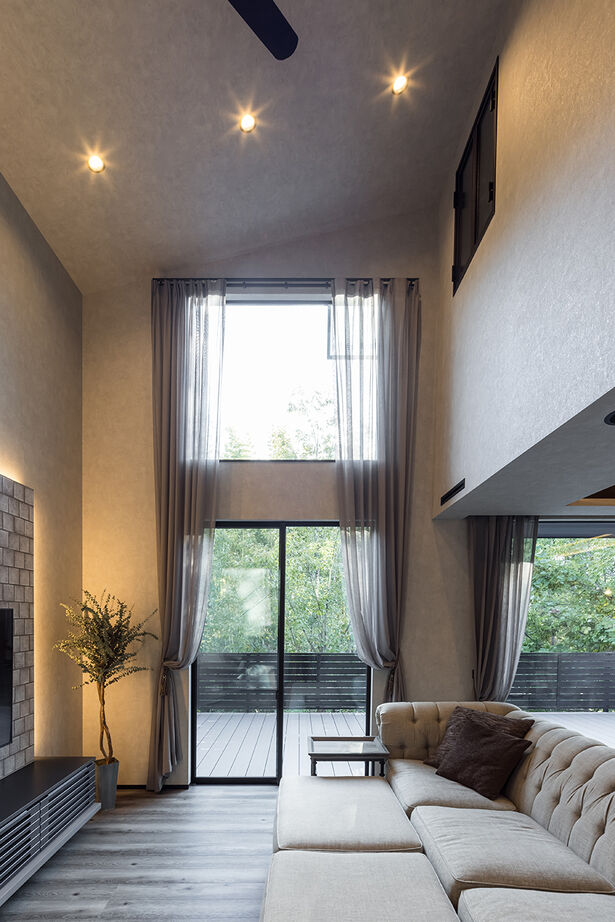 iD pluss(アイディープラス) 【デザイナーズ×ウッドデッキ/長久手市/3000万円台】緻密な構造計算があればこそ、実現できた外観と大空間の建築実例画像4