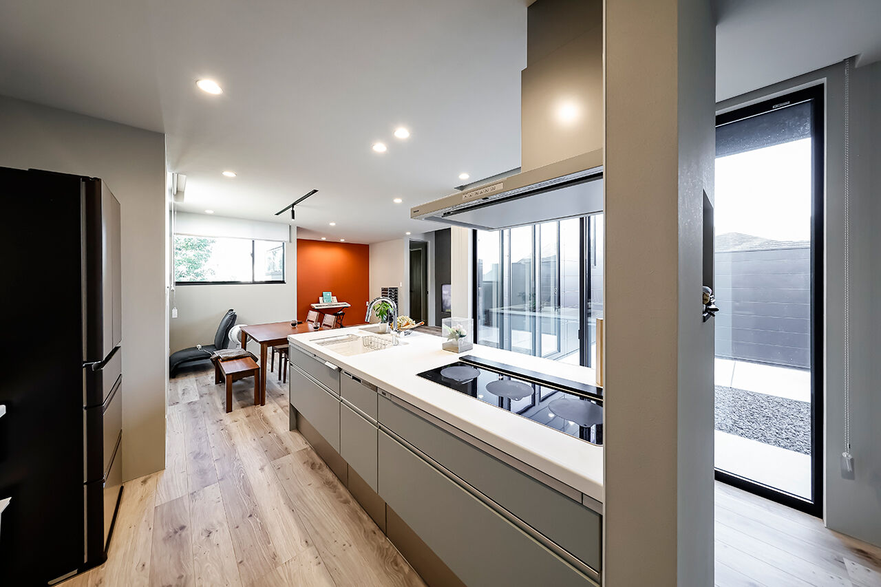 iD pluss(アイディープラス) 【平屋×中庭×スキップフロア/3000万円台/愛知県豊田市】贅沢なガレージで趣味を楽しむ、至福の平屋ライフの建築実例画像5