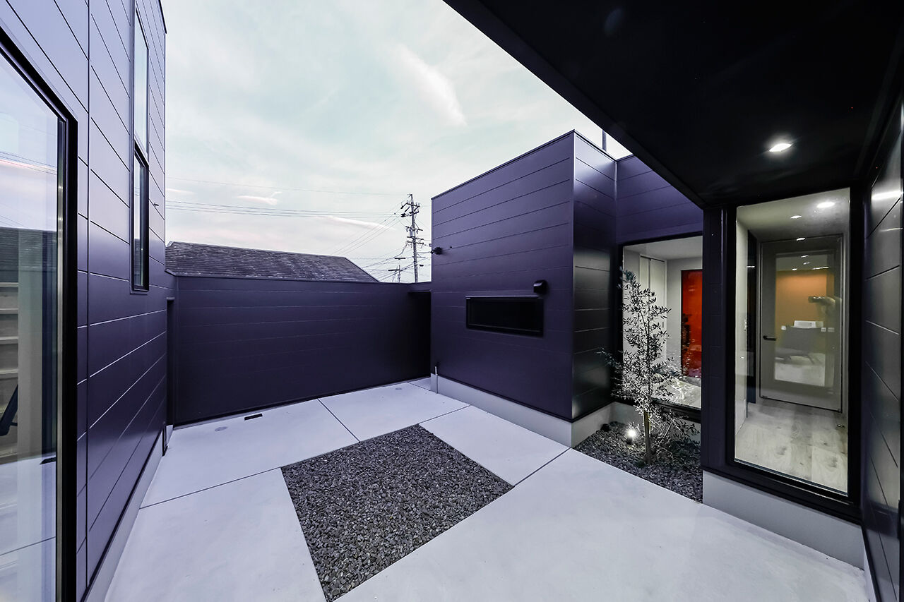 iD pluss(アイディープラス) 【平屋×中庭×スキップフロア/3000万円台/愛知県豊田市】贅沢なガレージで趣味を楽しむ、至福の平屋ライフの建築実例画像6