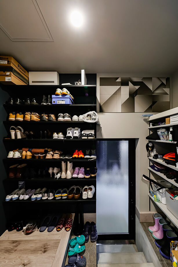 iD pluss(アイディープラス) 【平屋×中庭×スキップフロア/3000万円台/愛知県豊田市】贅沢なガレージで趣味を楽しむ、至福の平屋ライフの建築実例画像9