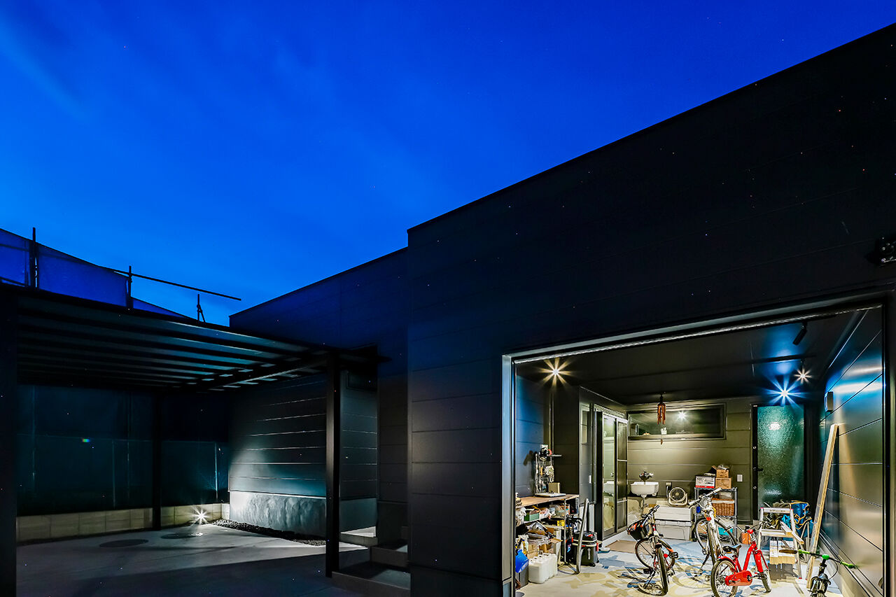 iD pluss(アイディープラス) 【平屋×中庭×スキップフロア/3000万円台/愛知県豊田市】贅沢なガレージで趣味を楽しむ、至福の平屋ライフの建築実例画像10