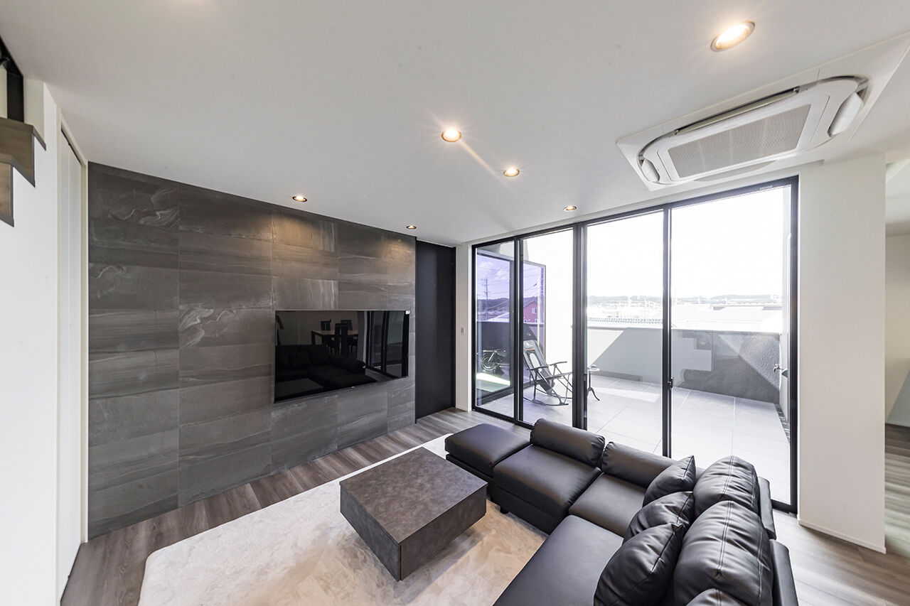 iD pluss(アイディープラス) 【バイクガレージ×中庭/2000万円台/愛知県瀬戸市】趣味と生活が交差する、スタイリッシュな夢の住まいの建築実例画像5