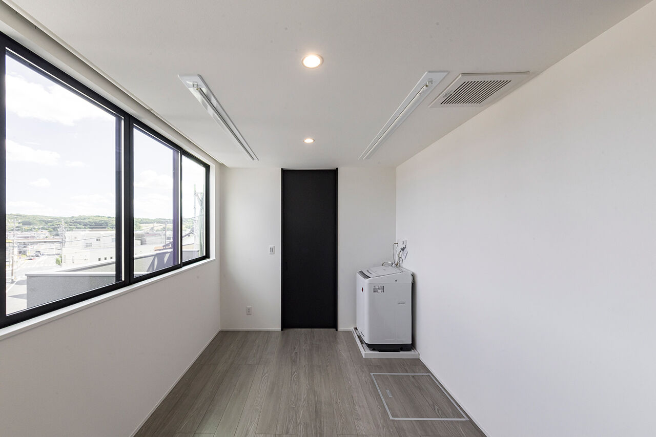 iD pluss(アイディープラス) 【バイクガレージ×中庭/2000万円台/愛知県瀬戸市】趣味と生活が交差する、スタイリッシュな夢の住まいの建築実例画像8