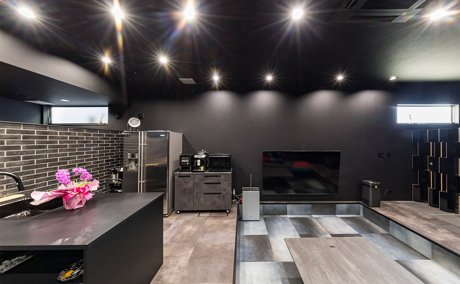 iD pluss(アイディープラス) 【建築家×ワンルーム/3000万円台/愛知県豊橋市】黒にこだわったビルトインガレージのある平屋の建築実例画像5