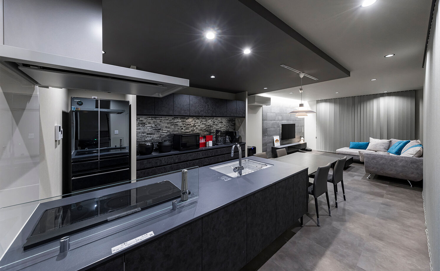 iD pluss(アイディープラス) 【建築家×中庭×スタイリッシュ/2000万円台/愛知県名古屋市】プライバシーを纏う中庭と石の家の建築実例画像2