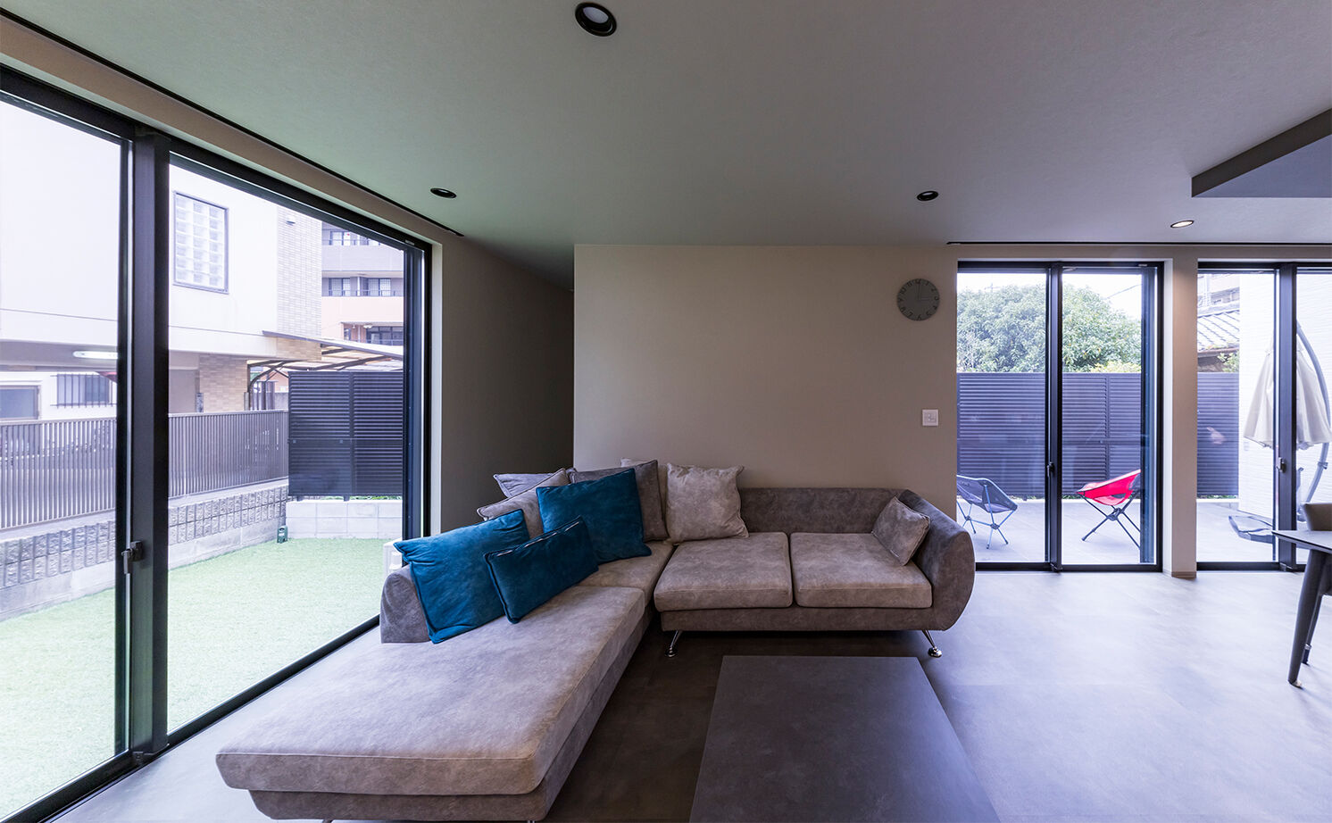 iD pluss(アイディープラス) 【建築家×中庭×スタイリッシュ/2000万円台/愛知県名古屋市】プライバシーを纏う中庭と石の家の建築実例画像5