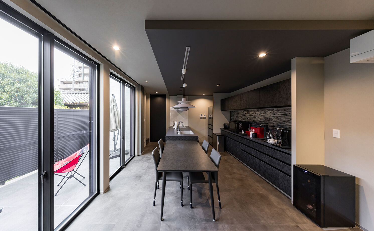 iD pluss(アイディープラス) 【建築家×中庭×スタイリッシュ/2000万円台/愛知県名古屋市】プライバシーを纏う中庭と石の家の建築実例画像9