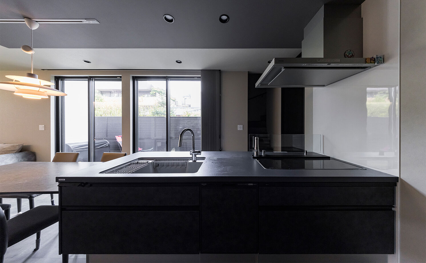 iD pluss(アイディープラス) 【建築家×中庭×スタイリッシュ/2000万円台/愛知県名古屋市】プライバシーを纏う中庭と石の家の建築実例画像11