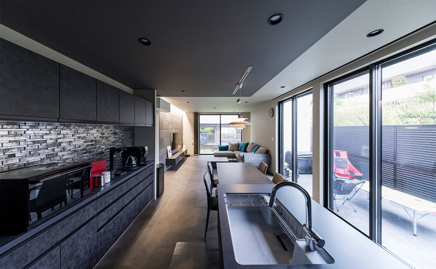 iD pluss(アイディープラス) 【建築家×中庭×スタイリッシュ/2000万円台/愛知県名古屋市】プライバシーを纏う中庭と石の家の建築実例画像12