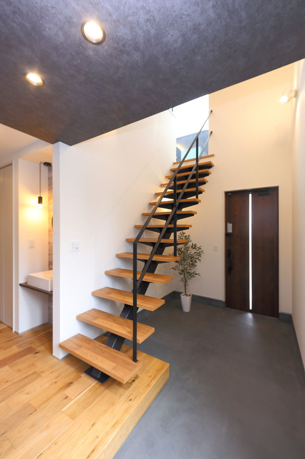 新栄建設　パナソニックビルダーズグループ 【2000万円台/約35坪/２階リビング/間取り図有】明るくて開放的な大空間。夏涼しく冬あったか！の建築実例画像3